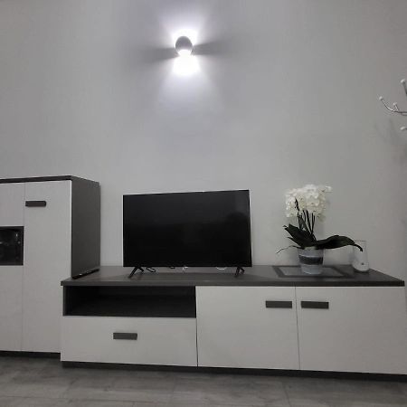 Apartmán Bilocale Liberty Viggiù Exteriér fotografie