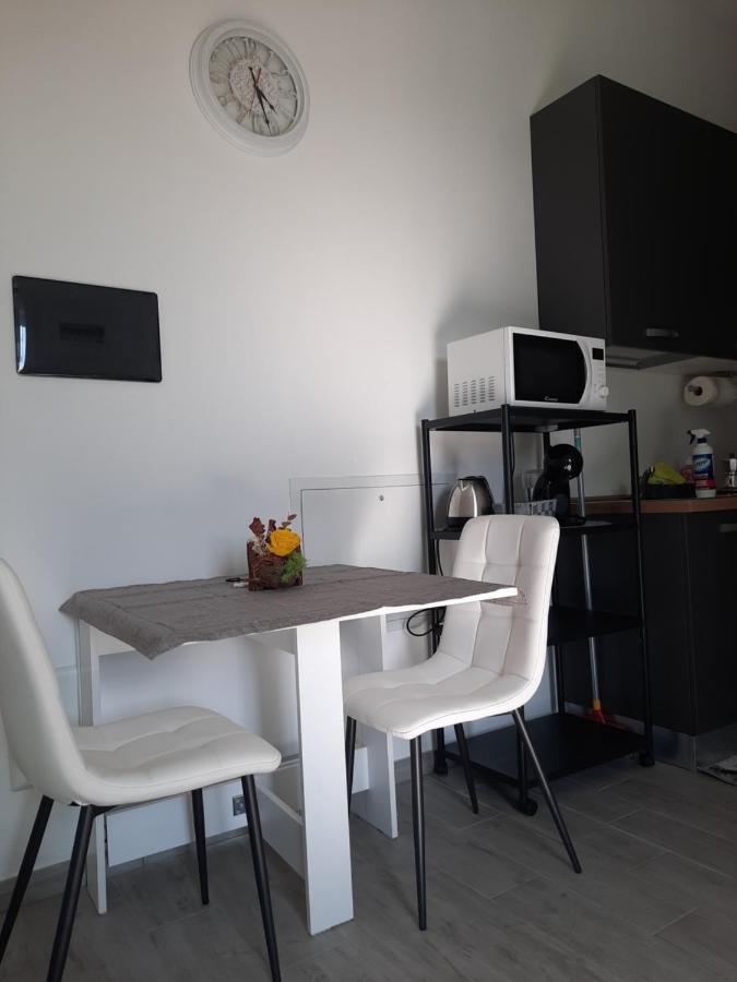 Apartmán Bilocale Liberty Viggiù Exteriér fotografie