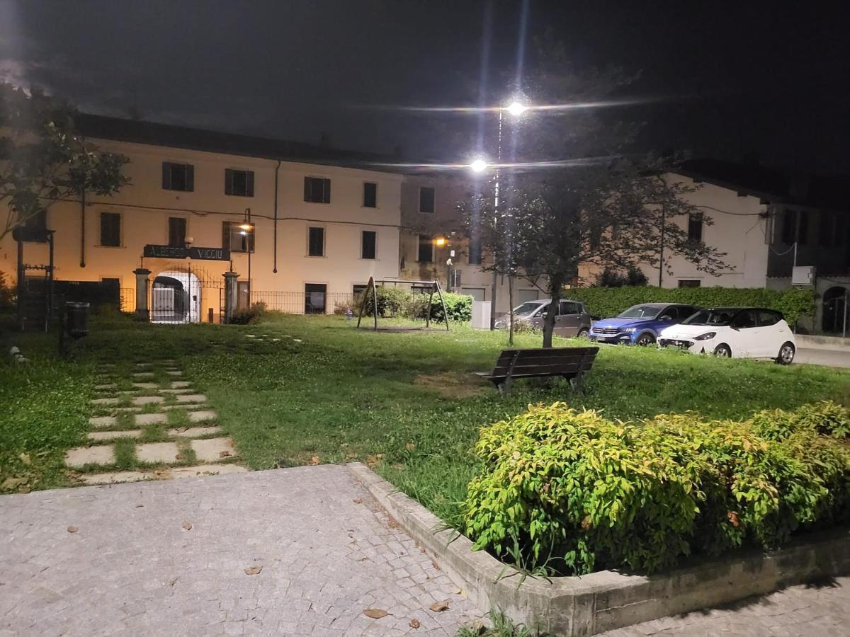 Apartmán Bilocale Liberty Viggiù Exteriér fotografie